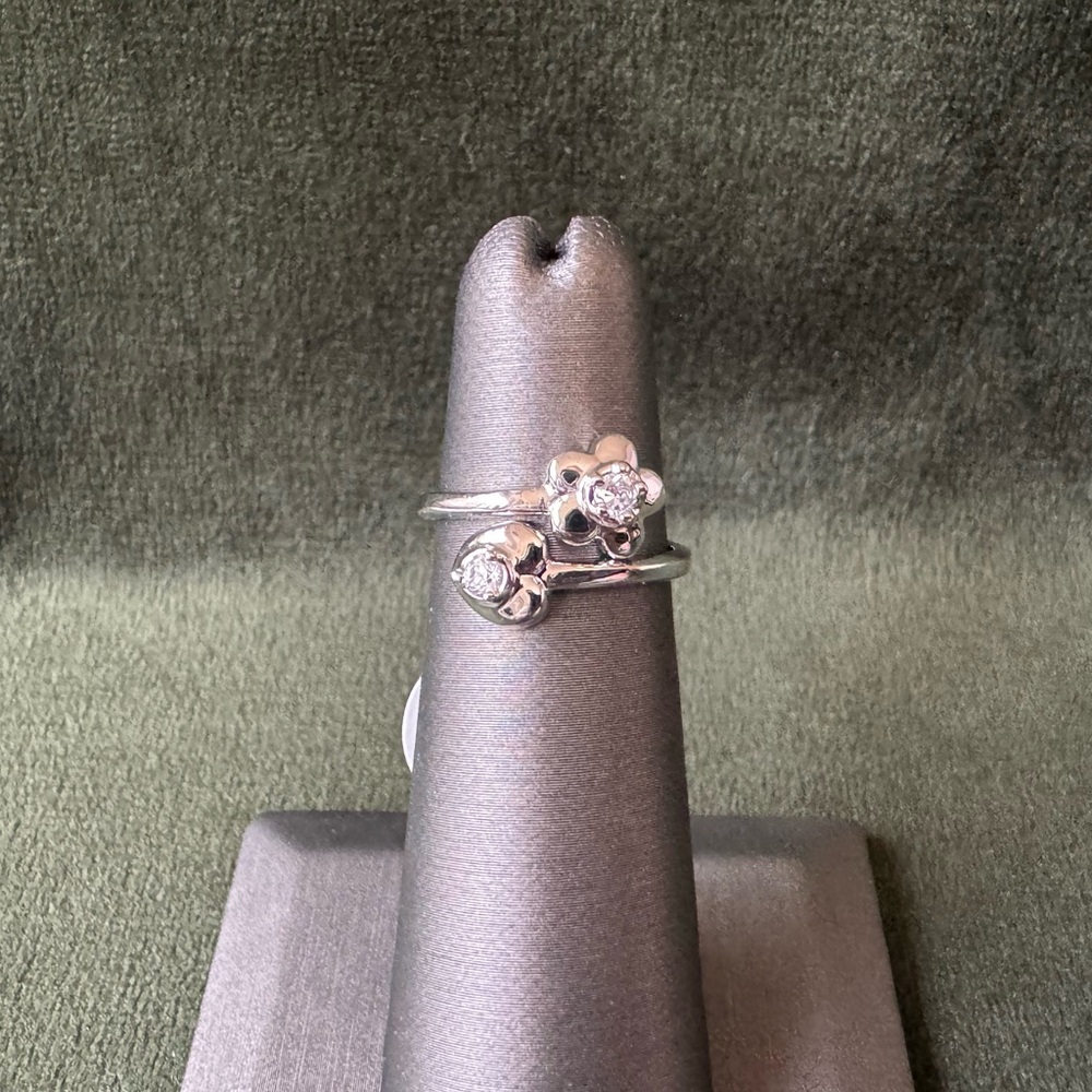 Elegant Silver Flower and Heart Ring